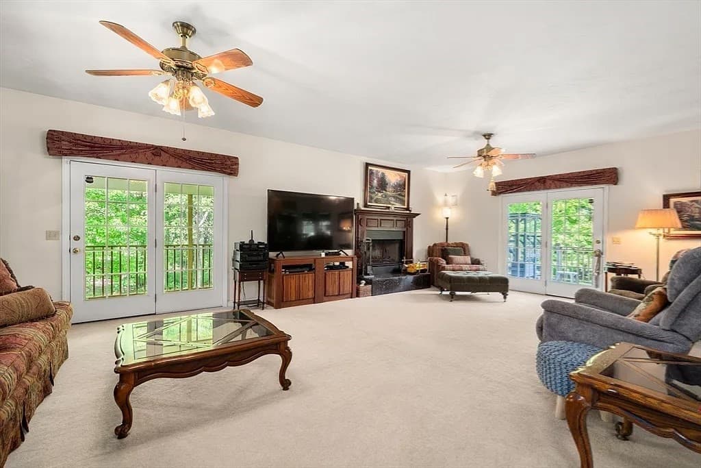 Single Family Residence at 31 Swing Drive, Berkley MA 02779, Berkley, photo 4 of 30