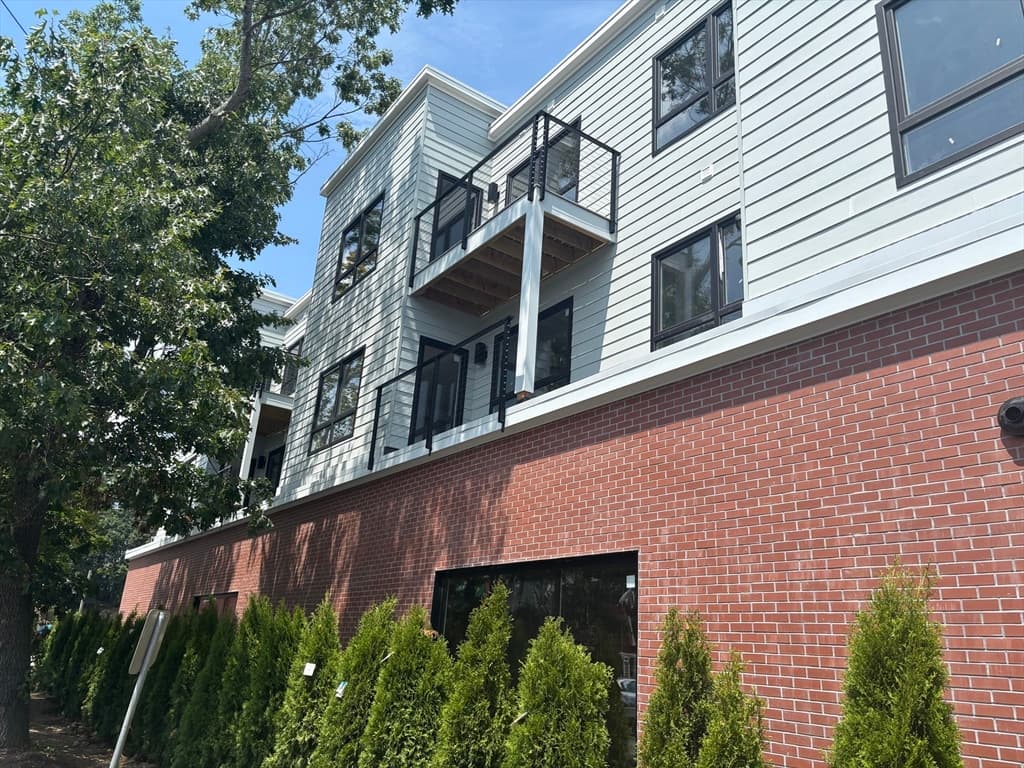 Condominium at 1391 Main Street # 305, Walpole MA 02081, photo 5 of 31