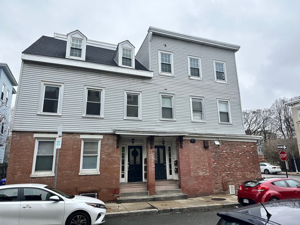 89 Green St, Boston MA 02129