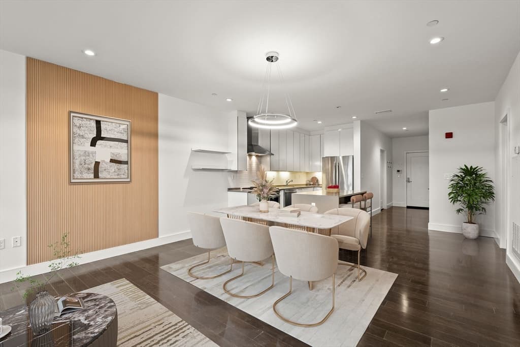 2 W 6th St # 108, Boston MA 02127