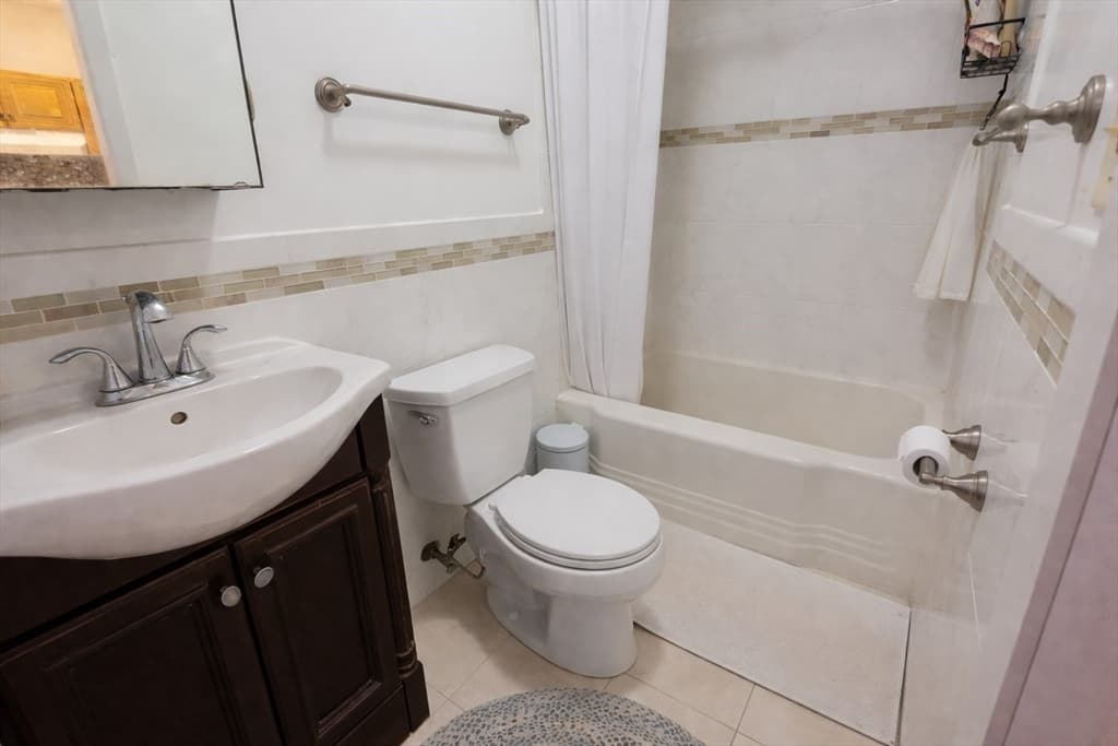Condominium at 956 Cambridge St # 3, Cambridge MA 02141, Cambridge, photo 9 of 12