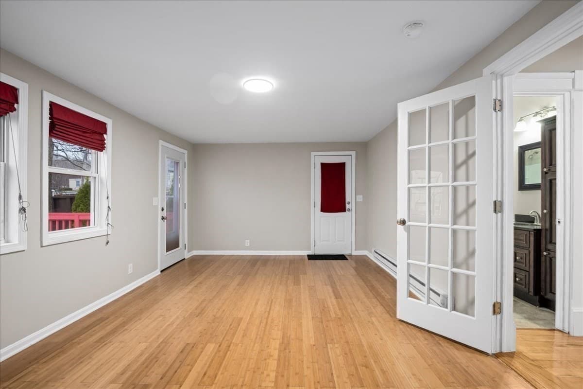 Single Family Residence at 7 Chadwick St, Worcester MA 01605, photo 13 of 40
