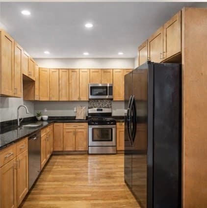 Single Family Residence at 7 Chadwick St, Worcester MA 01605, photo 5 of 40
