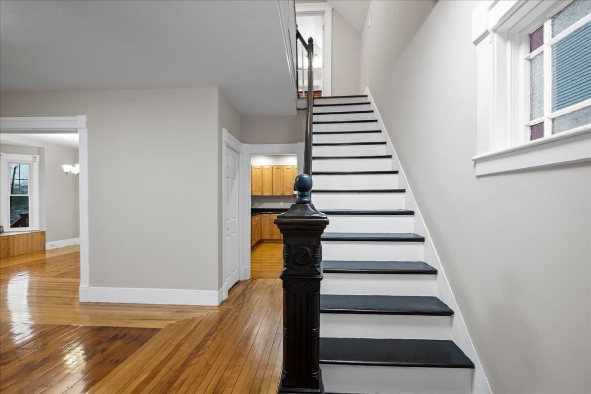 Single Family Residence at 7 Chadwick St, Worcester MA 01605, photo 9 of 40