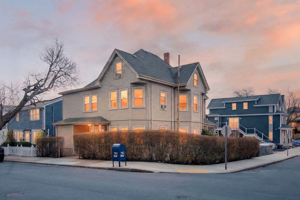 963 Winthrop Ave, Revere MA 02151