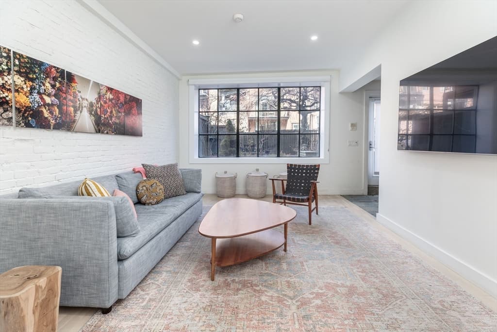 Single Family Residence at 13 Wellington St, Boston MA 02118, photo 11 of 17