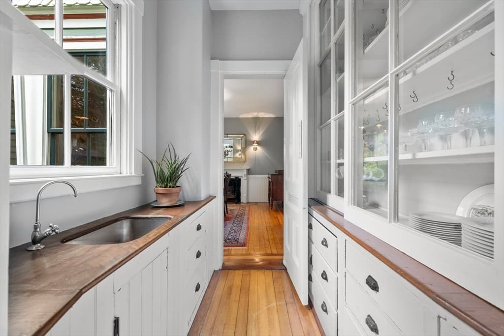 213 School St, Milton MA 02186 photo 6