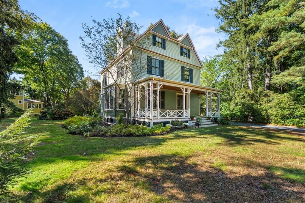 213 School St, Milton MA 02186