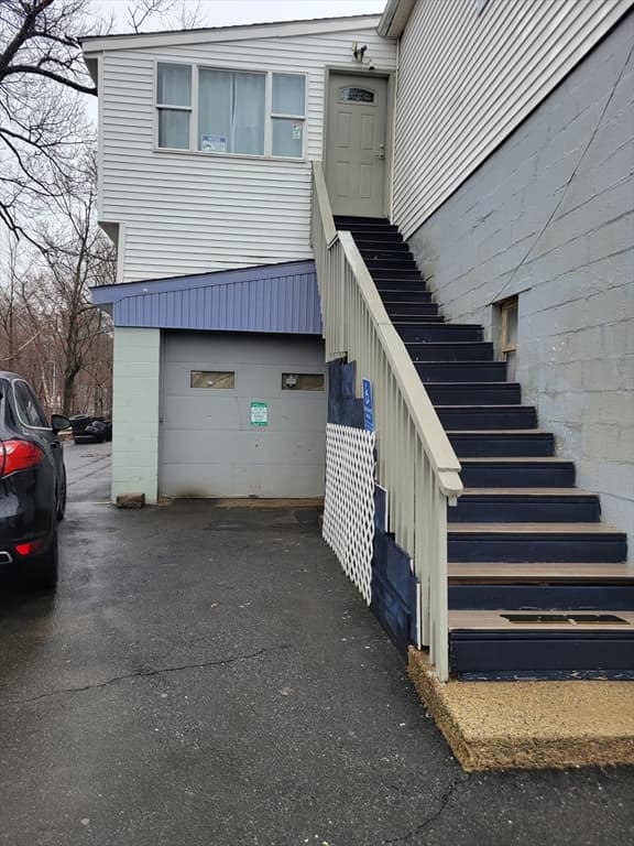 585 Park Ave, Worcester MA 01603 photo 2