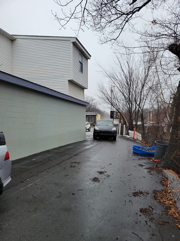 585 Park Ave, Worcester MA 01603 photo 5