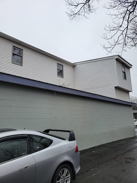 585 Park Ave, Worcester MA 01603 photo 4
