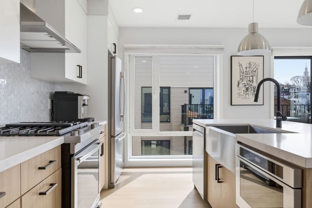 Condominium at 457 West Broadway # 506, Boston MA 02127, Boston, photo 6 of 37
