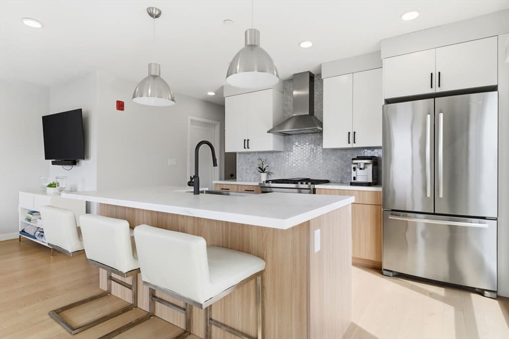 Condominium at 457 West Broadway # 506, Boston MA 02127, Boston, photo 8 of 37