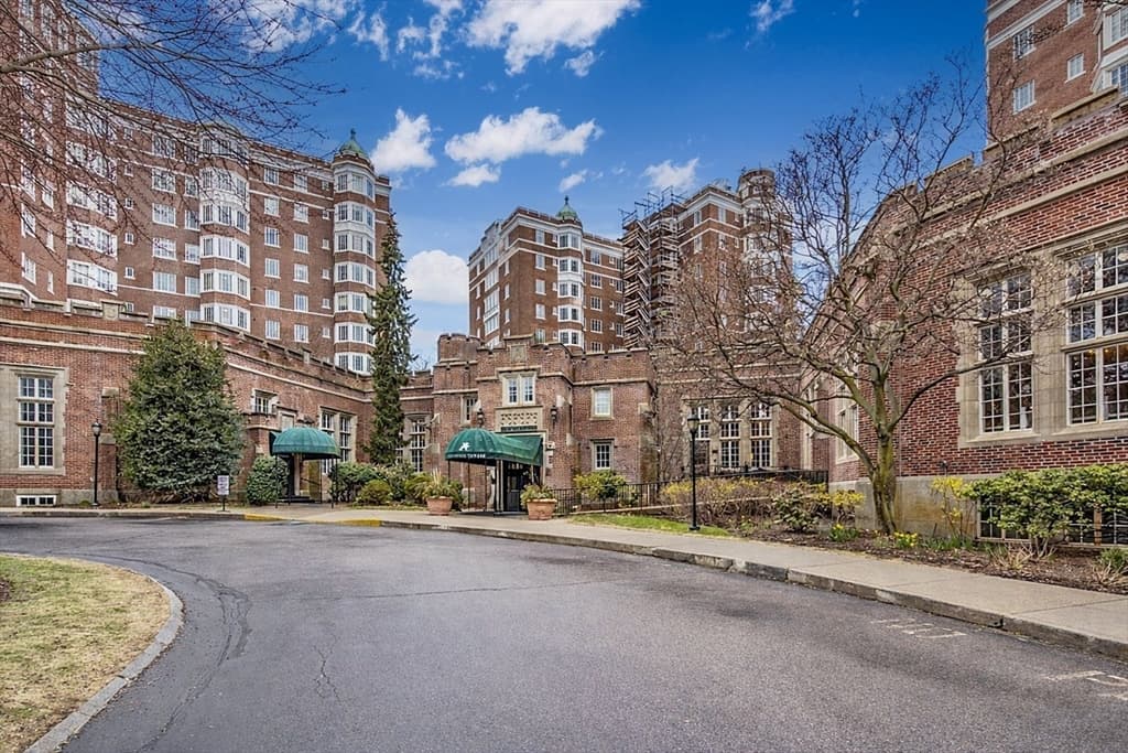 Condominium at 20 Chapel St # B309, Brookline MA 02446, photo 24 of 39
