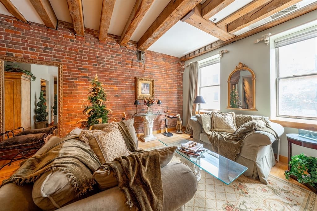 Condominium at 100 Fulton St, Boston MA 02109, photo 2 of 13