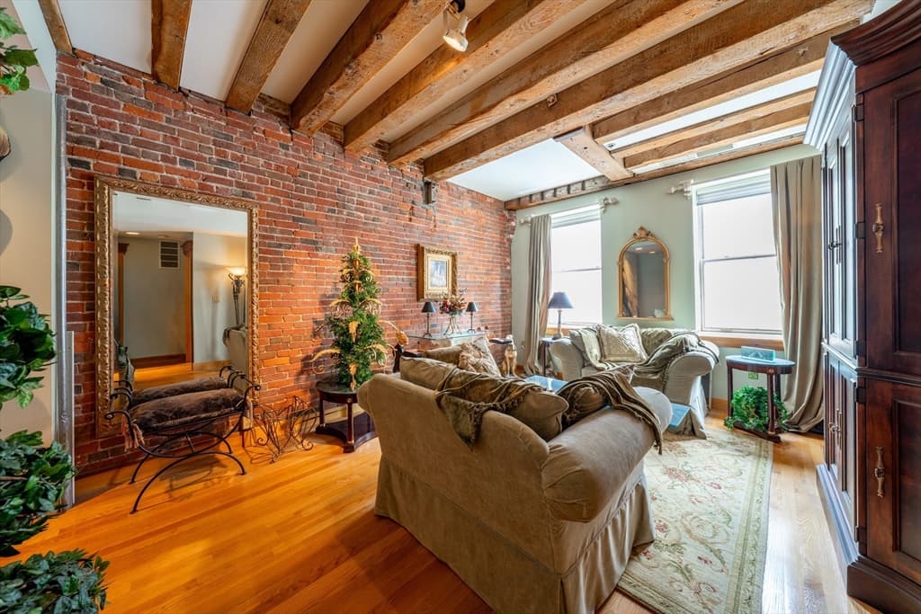Condominium at 100 Fulton St, Boston MA 02109, photo 3 of 13