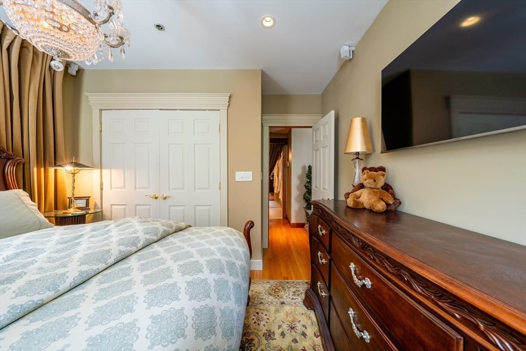 Condominium at 100 Fulton St, Boston MA 02109, photo 9 of 13