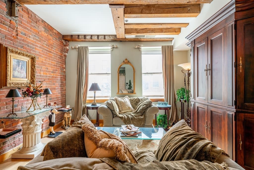 Condominium at 100 Fulton St, Boston MA 02109, photo 4 of 13