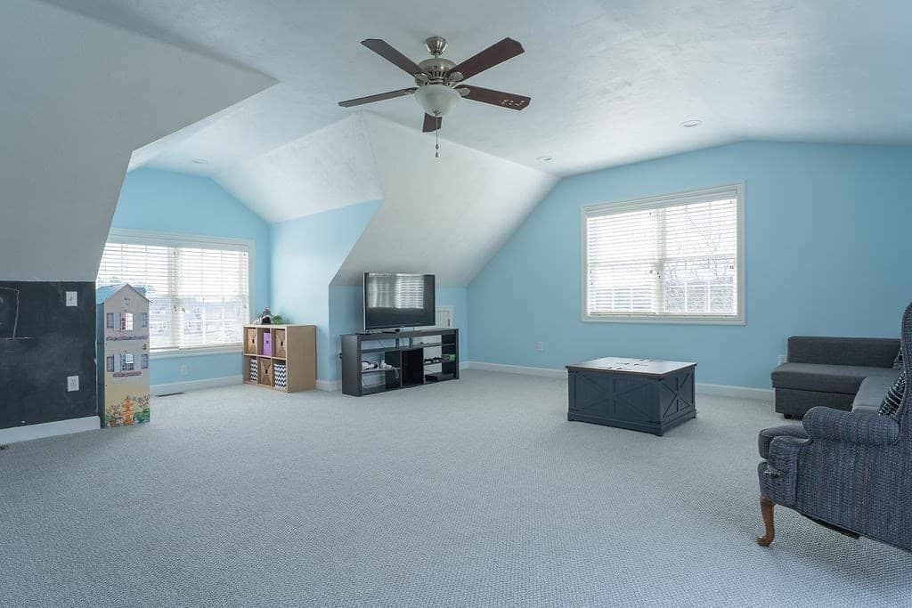Single Family Residence at 9 White Rd, Mendon MA 01756, Mendon, photo 12 of 41