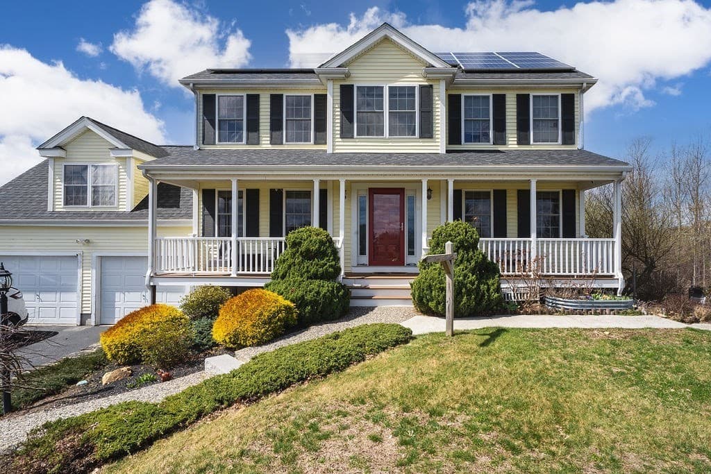 9 White Rd, Mendon MA 01756