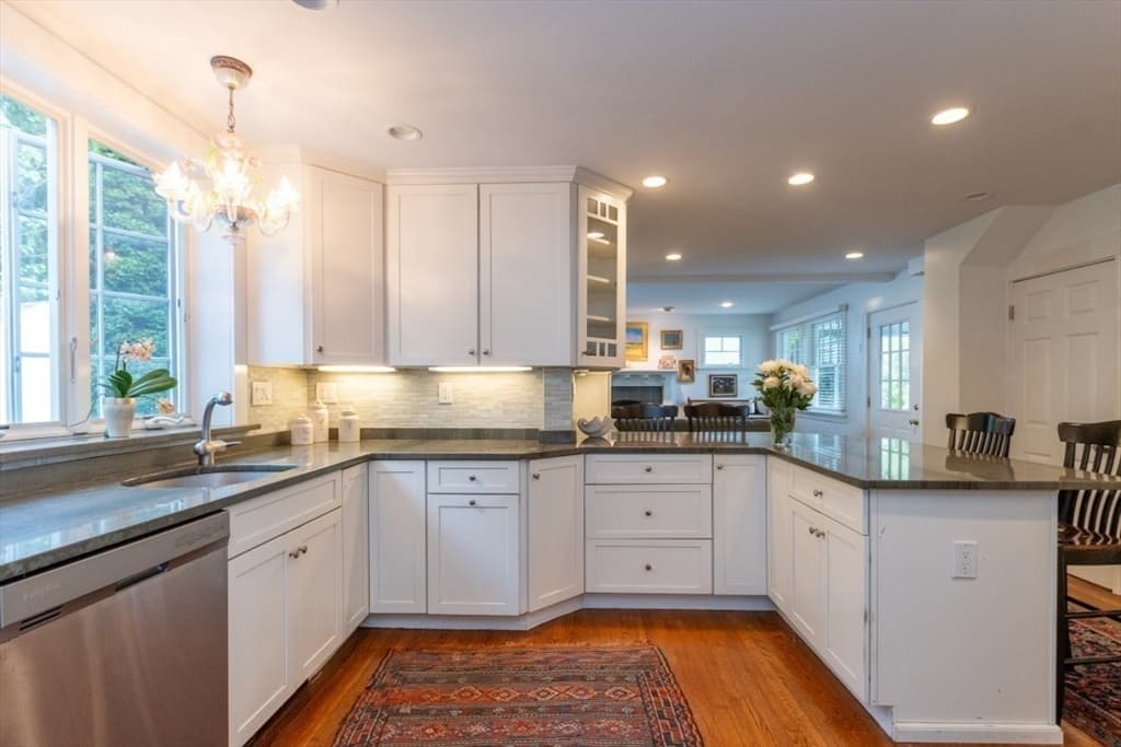 6 Willow Street, Wellesley MA 02481 photo 5