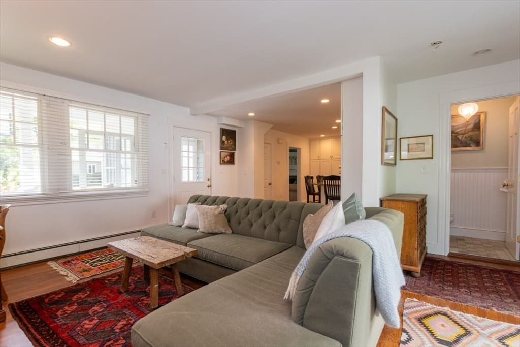 6 Willow Street, Wellesley MA 02481 photo 15