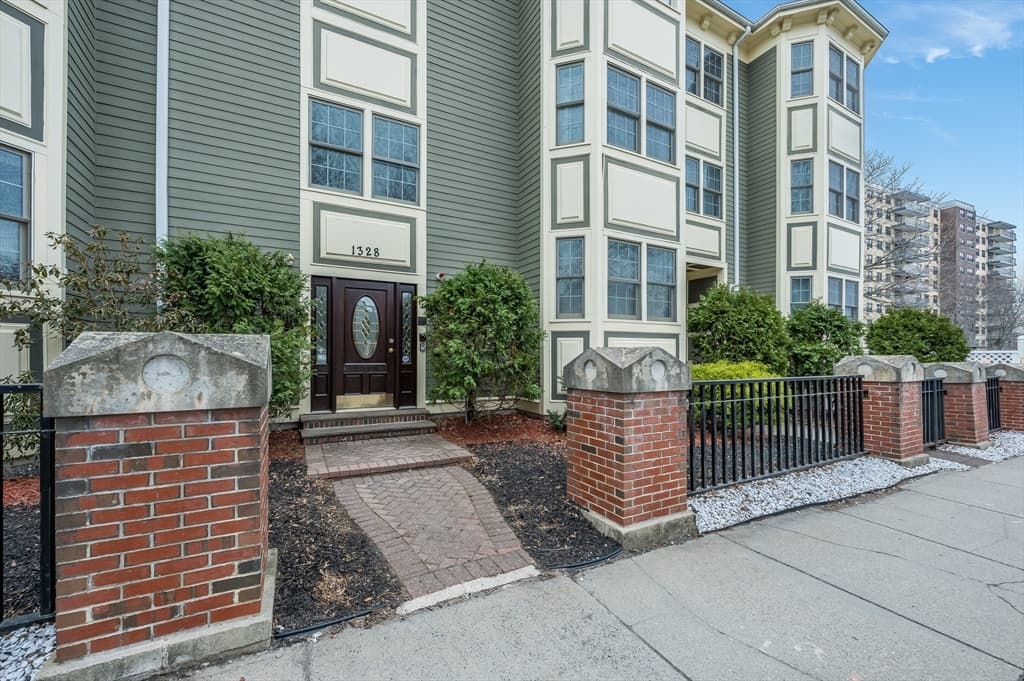 1328 Broadway # 3, Somerville MA 02144