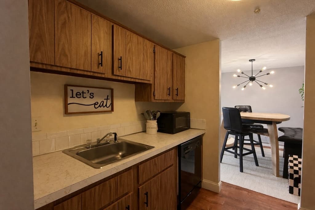 Condominium at 145 Pleasant St # A403, Marlborough MA 01752, Marlborough, photo 3 of 9
