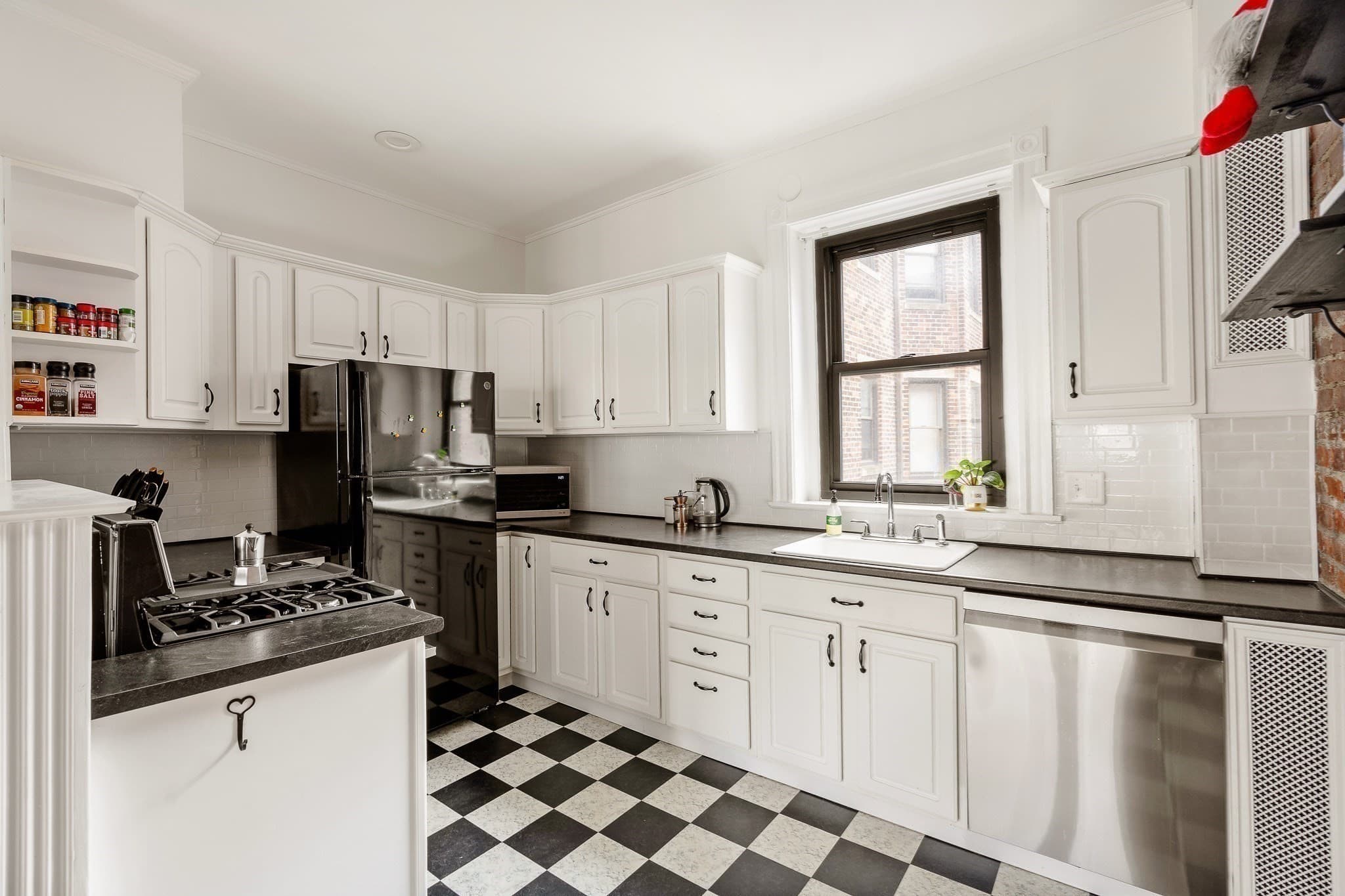 Condominium at 111 Jersey St # 12, Boston MA 02215, photo 5 of 17