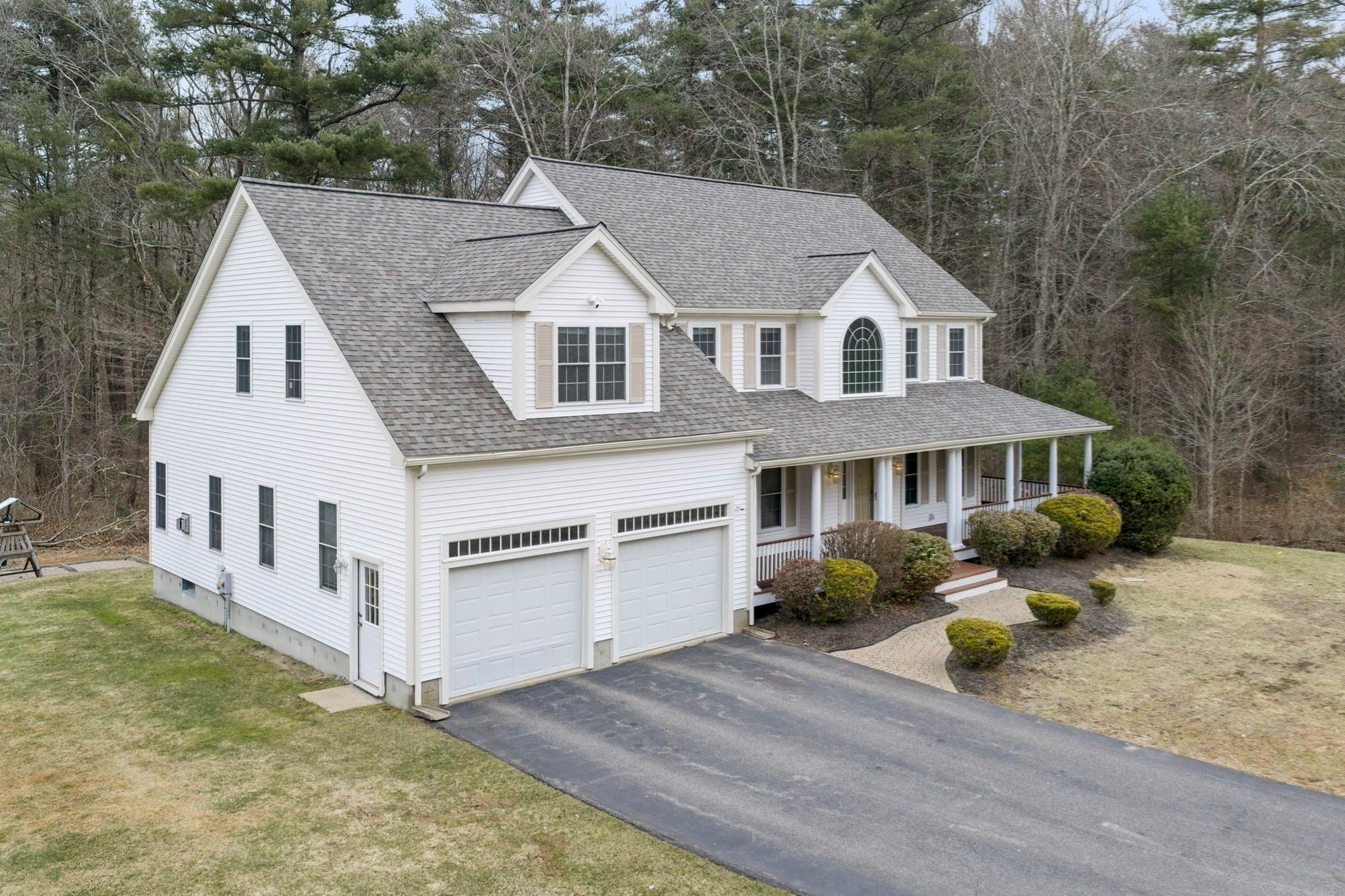 Single Family Residence at 265 Finch Rd, Raynham MA 02767, photo 5 of 42