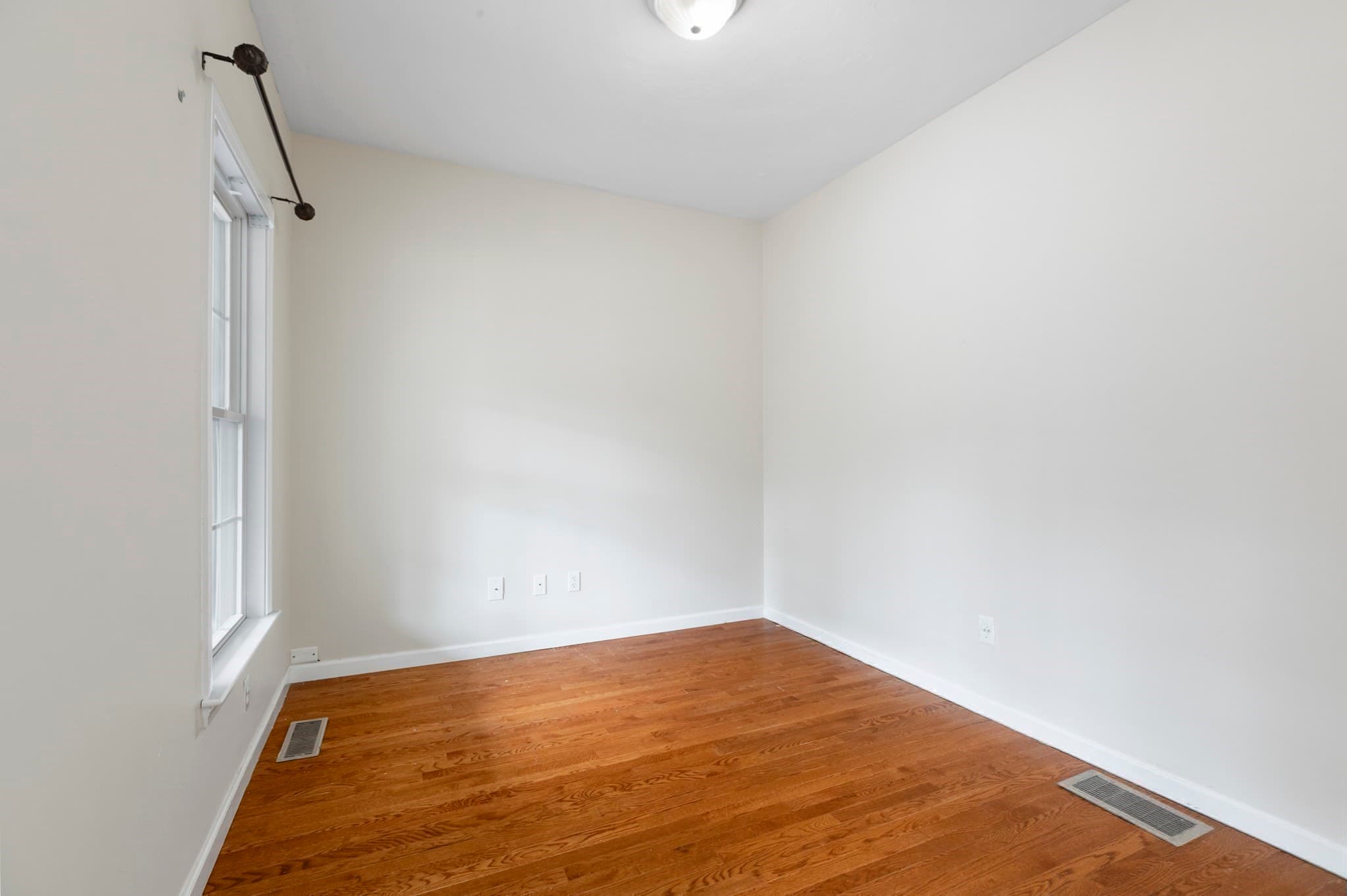 Single Family Residence at 265 Finch Rd, Raynham MA 02767, photo 11 of 42
