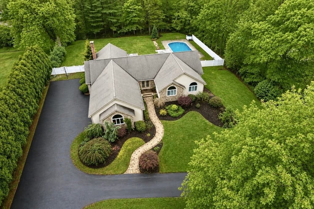 267 Chestnut St, Seekonk MA 02771