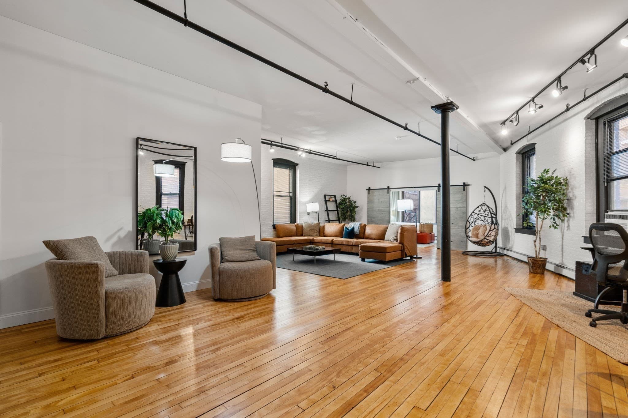 Condominium at 13-19 Stanhope Street # 2A, Boston MA 02116, photo 2 of 23