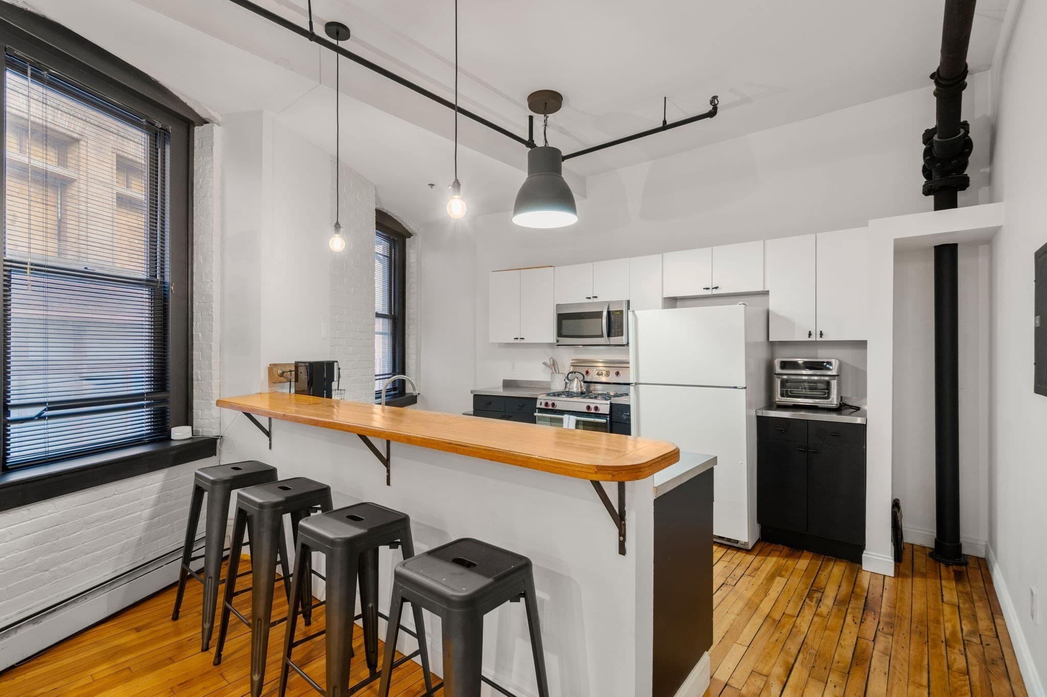Condominium at 13-19 Stanhope Street # 2A, Boston MA 02116, photo 12 of 23