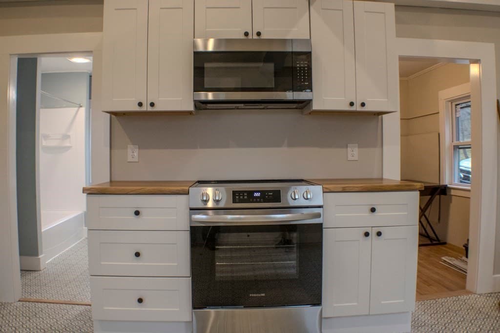 Single Family Residence at 250 Ashburnham St, Fitchburg MA 01420, photo 6 of 22