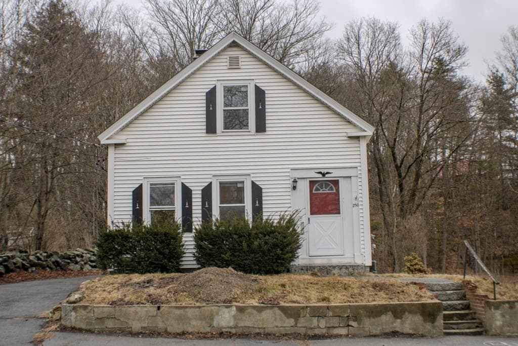 250 Ashburnham St, Fitchburg MA 01420