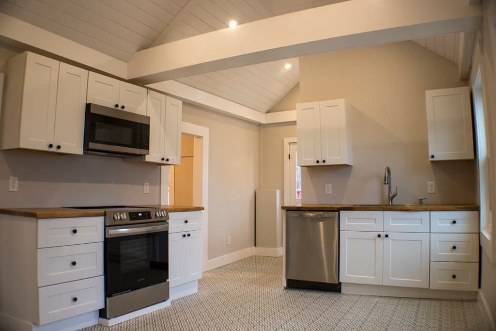 Single Family Residence at 250 Ashburnham St, Fitchburg MA 01420, photo 4 of 22