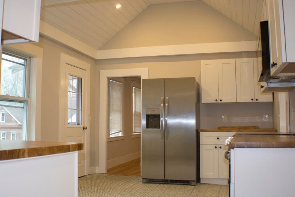 Single Family Residence at 250 Ashburnham St, Fitchburg MA 01420, photo 8 of 22