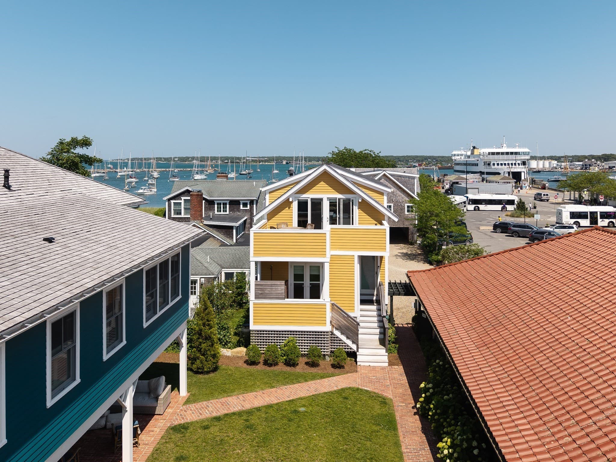 Condominium at 26 Union Court # 7, Tisbury MA 02568, photo 3 of 26