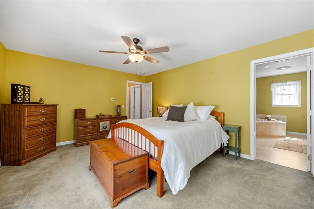 Single Family Residence at 31 Glen Echo Shore Rd, Charlton MA 01507, photo 13 of 36
