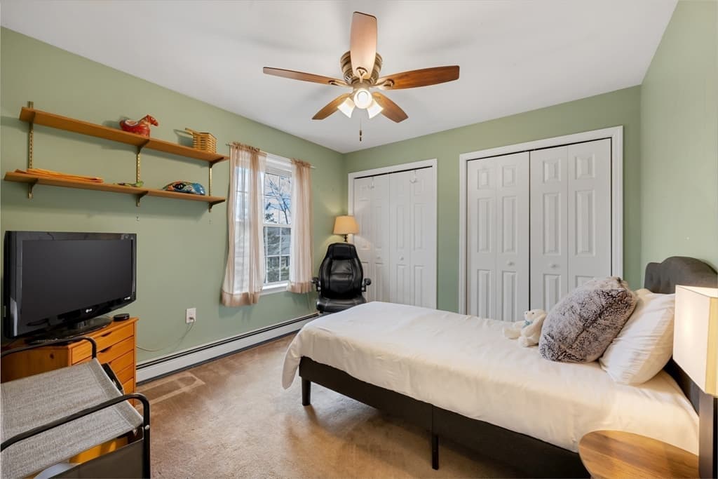 Single Family Residence at 31 Glen Echo Shore Rd, Charlton MA 01507, photo 17 of 36