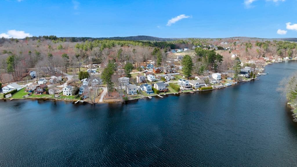31 Glen Echo Shore Rd, Charlton MA 01507