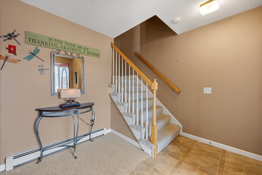 Single Family Residence at 31 Glen Echo Shore Rd, Charlton MA 01507, photo 11 of 36