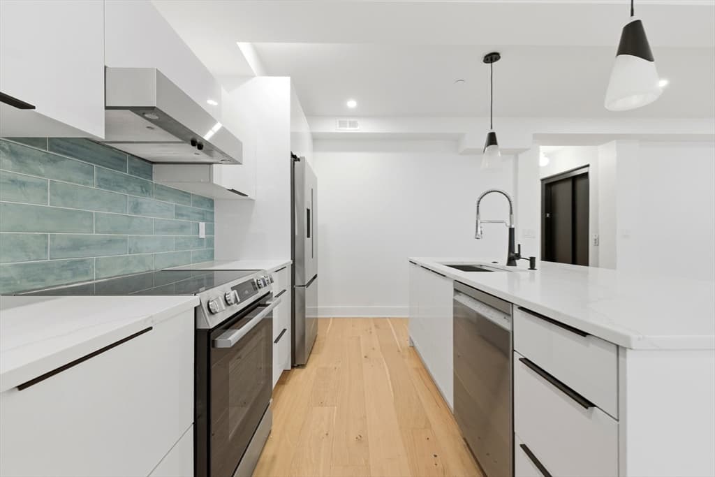 Condominium at 230 Friend St. # 3, Boston MA 02114, photo 13 of 29