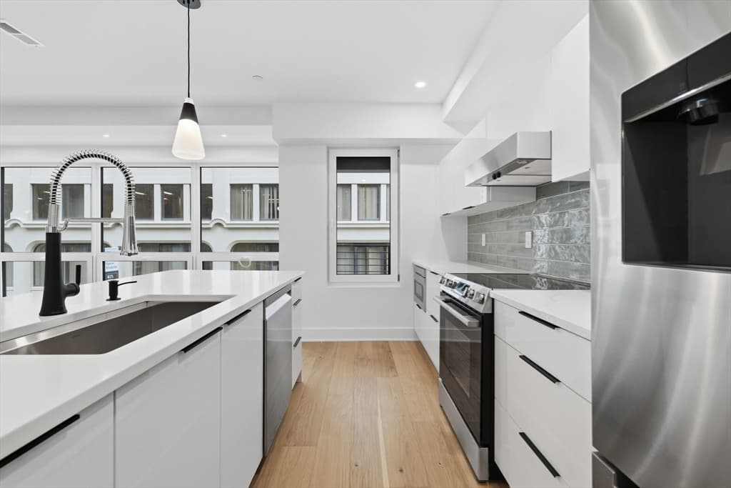 Condominium at 230 Friend St. # 3, Boston MA 02114, photo 14 of 29