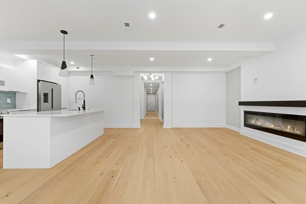 Condominium at 230 Friend St. # 3, Boston MA 02114, photo 19 of 29