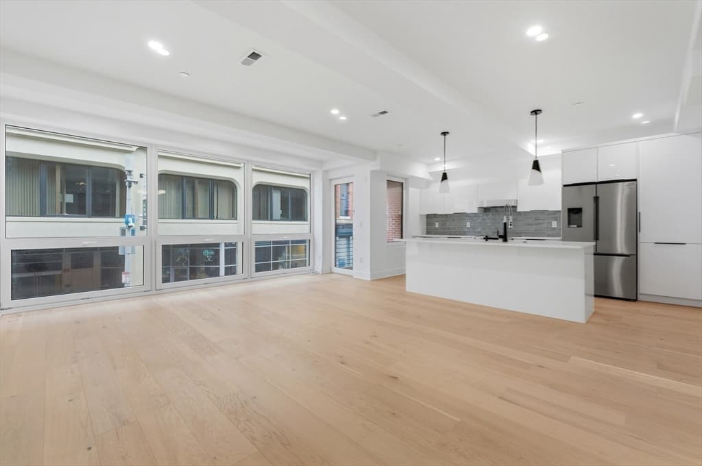 Condominium at 230 Friend St. # 3, Boston MA 02114, photo 8 of 29