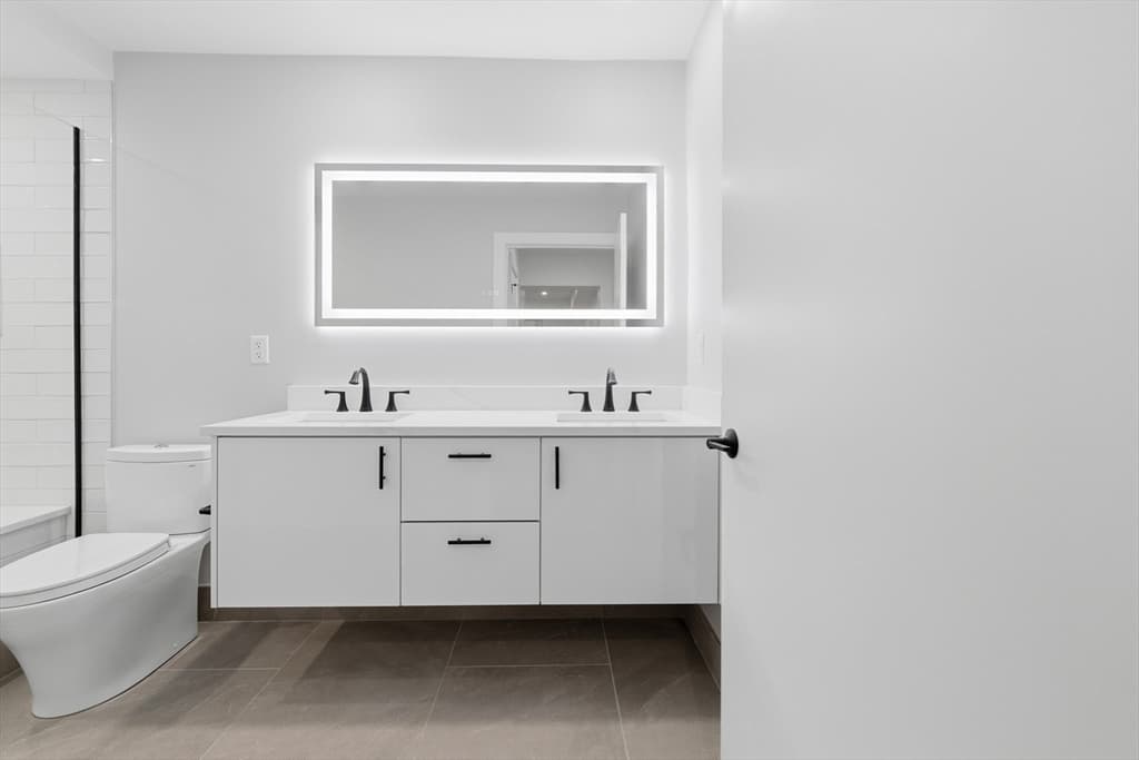 Condominium at 230 Friend St. # 3, Boston MA 02114, photo 25 of 29