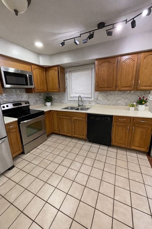 Condominium at 200 Lambert Terrace # 41, Chicopee MA 01020, photo 7 of 24