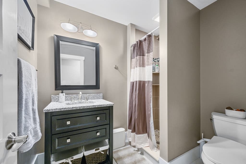 Condominium at 76 Court Street # 6, Plymouth MA 02360, Plymouth, photo 17 of 40